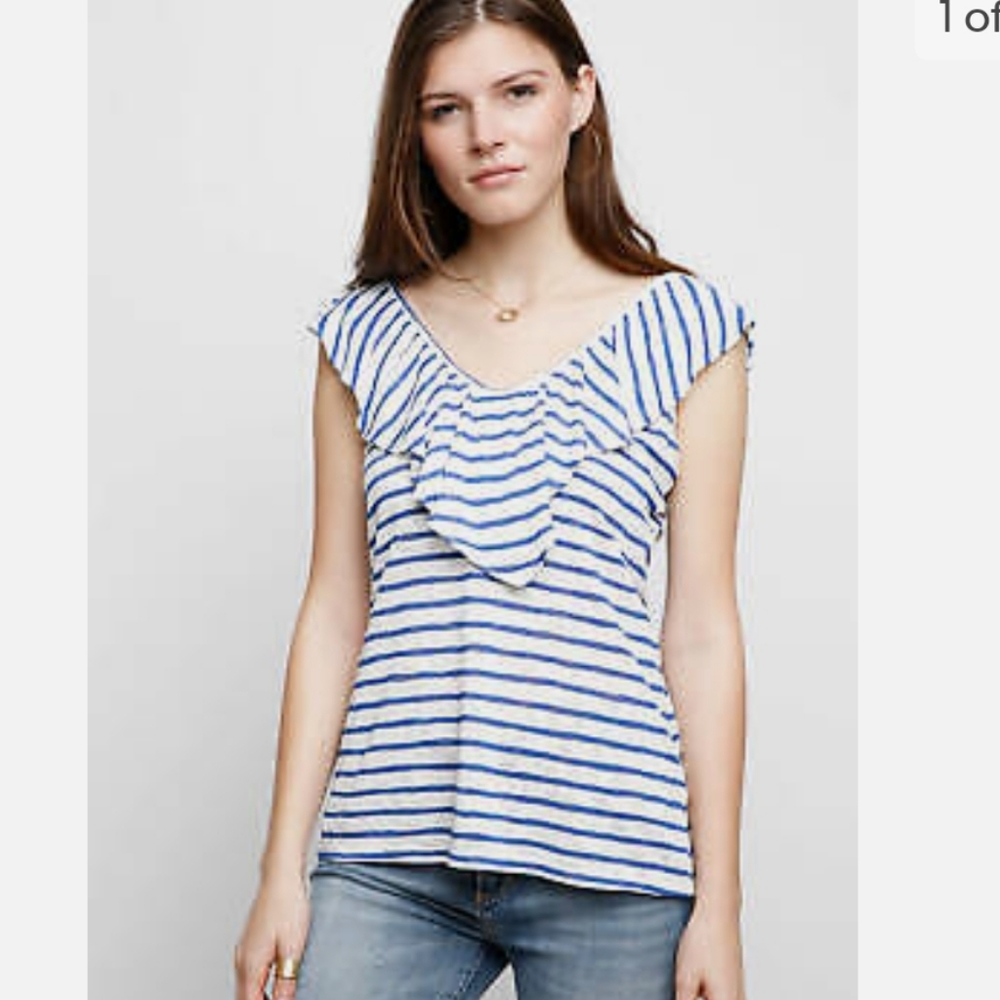 Evereve (Red Haute) blue and white stripe flutter v-neck front and back Large